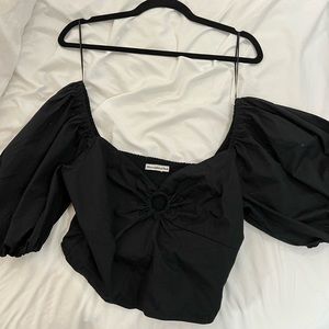 Abercrombie Cropped keyhole shirt